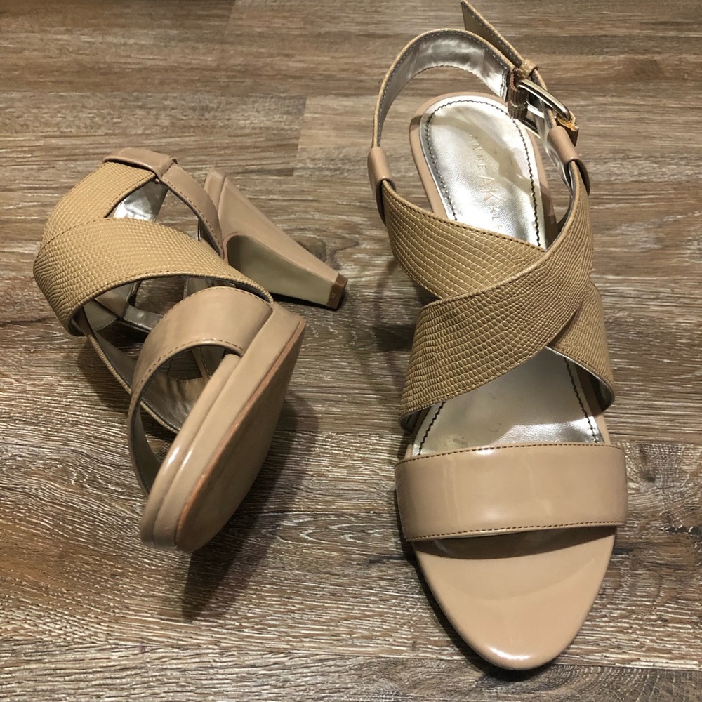 Anne Klein heels 👠